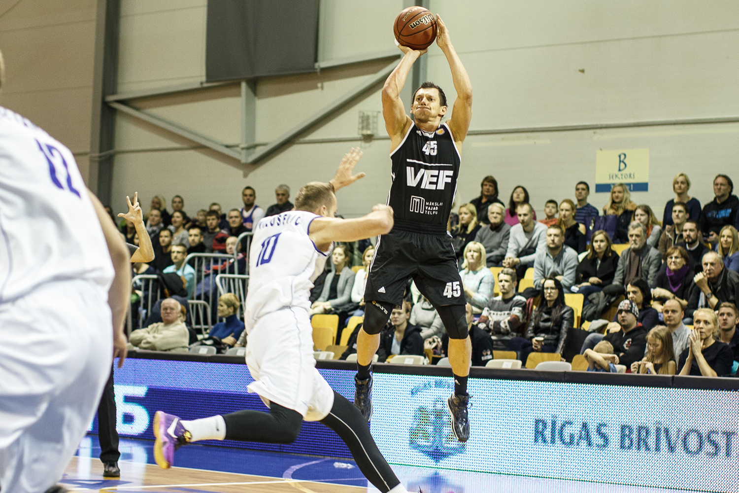 VEF Stops Tsmoki In OT